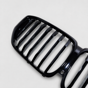 Close-up of BMW X5 G05 LCI gloss black single-slat kidney grille
